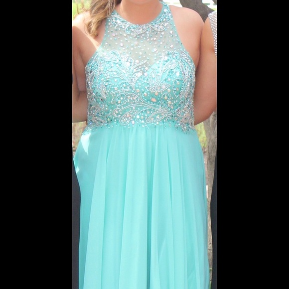 Faviana prom dress! - Picture 3 of 6